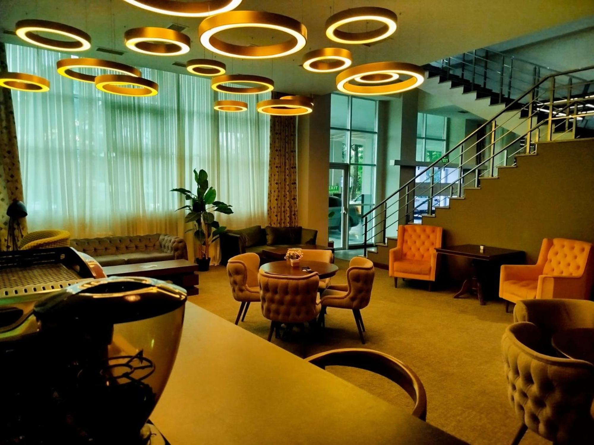 Green Tower Hotel Tbilissi Extérieur photo