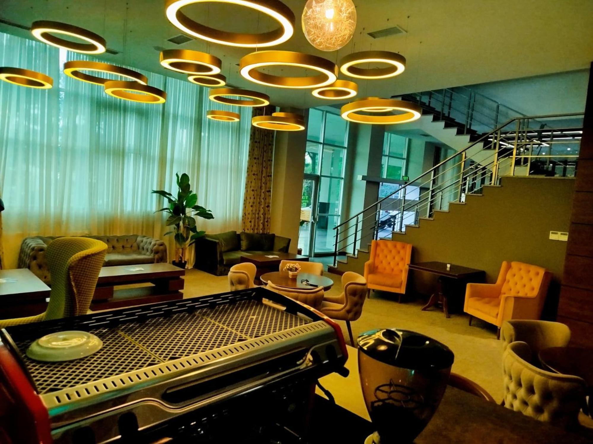 Green Tower Hotel Tbilissi Extérieur photo
