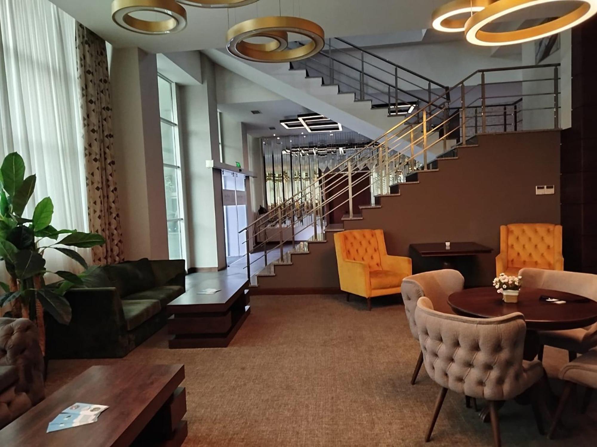 Green Tower Hotel Tbilissi Extérieur photo