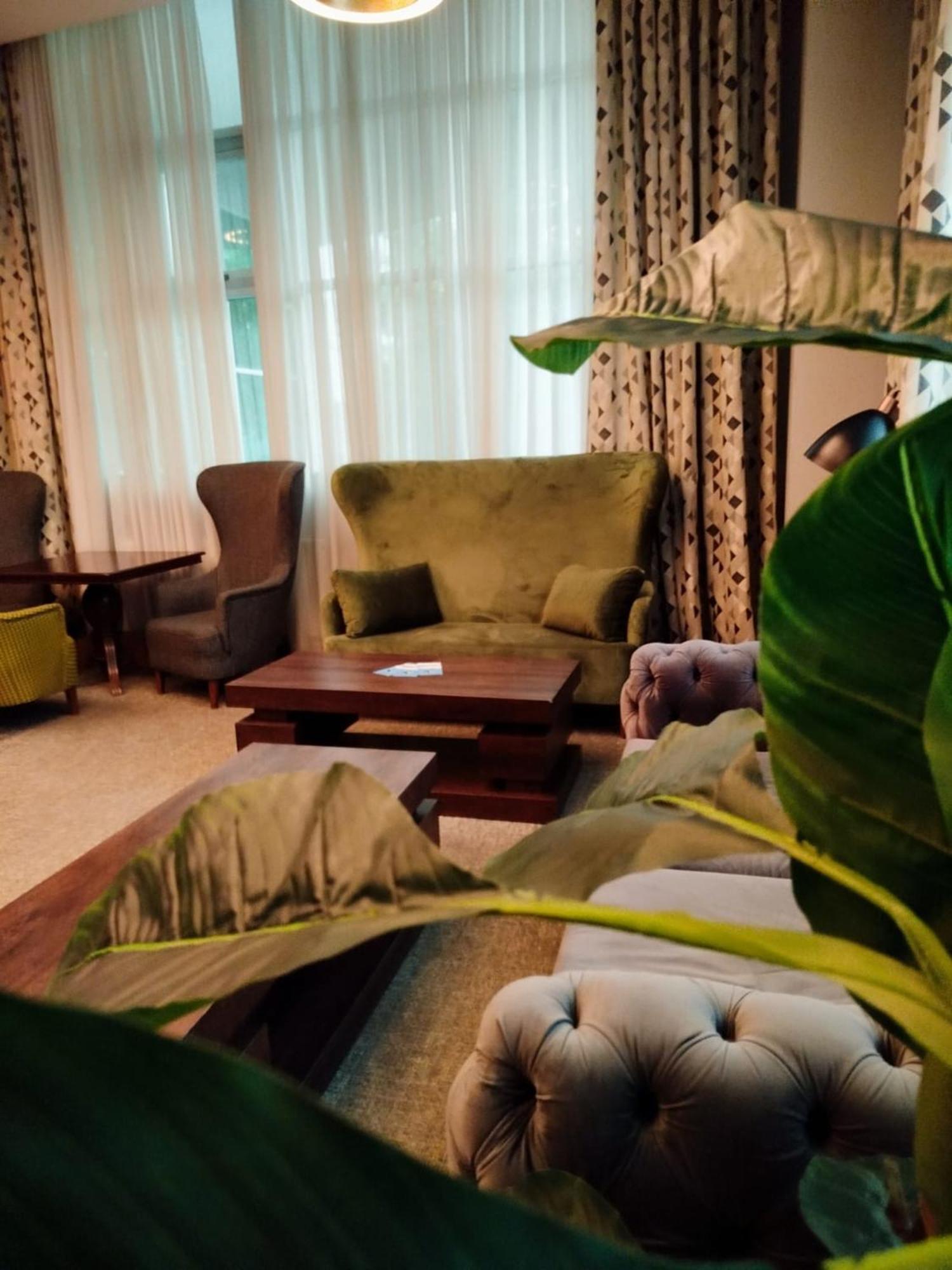 Green Tower Hotel Tbilissi Extérieur photo