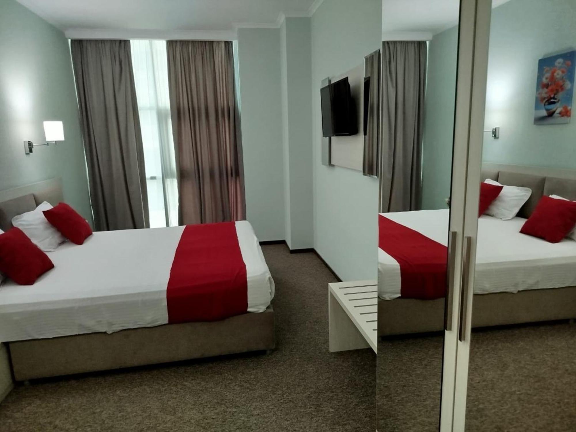 Green Tower Hotel Tbilissi Extérieur photo